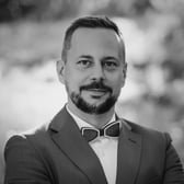 Author_bio_Zoltan Bettenbuk